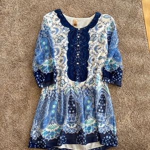 Woman’s size large long blouse or could be worn as a short dress